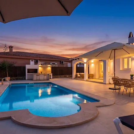 Nuralux - Vistas Espectaculares, Piscina Privada Y Bbq וילה